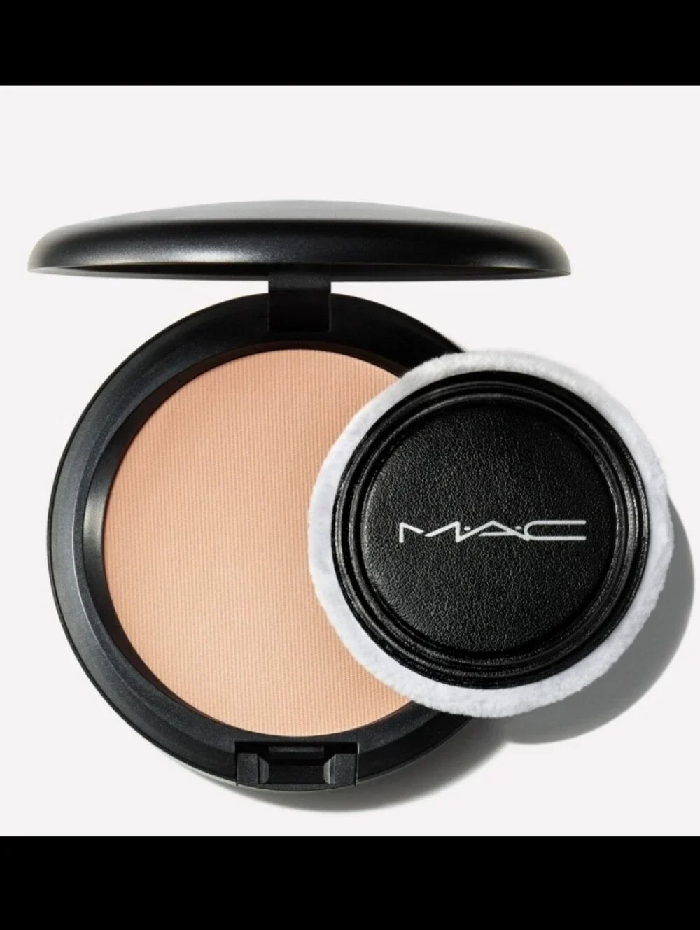 MAC Cosmetics Blot Pressed Powder in Medium BNWOB